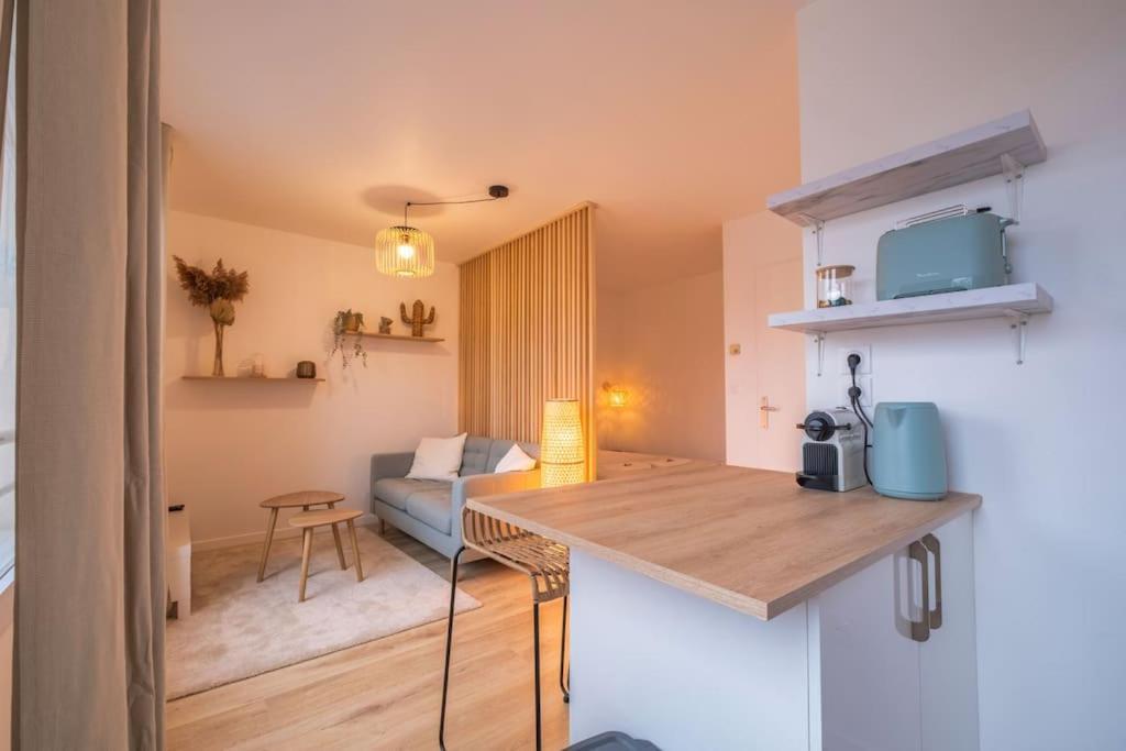 Ferienwohnung Le Jeroboam Reims Exterior foto