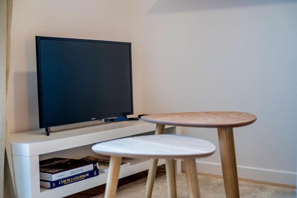 Ferienwohnung Le Jeroboam Reims Exterior foto