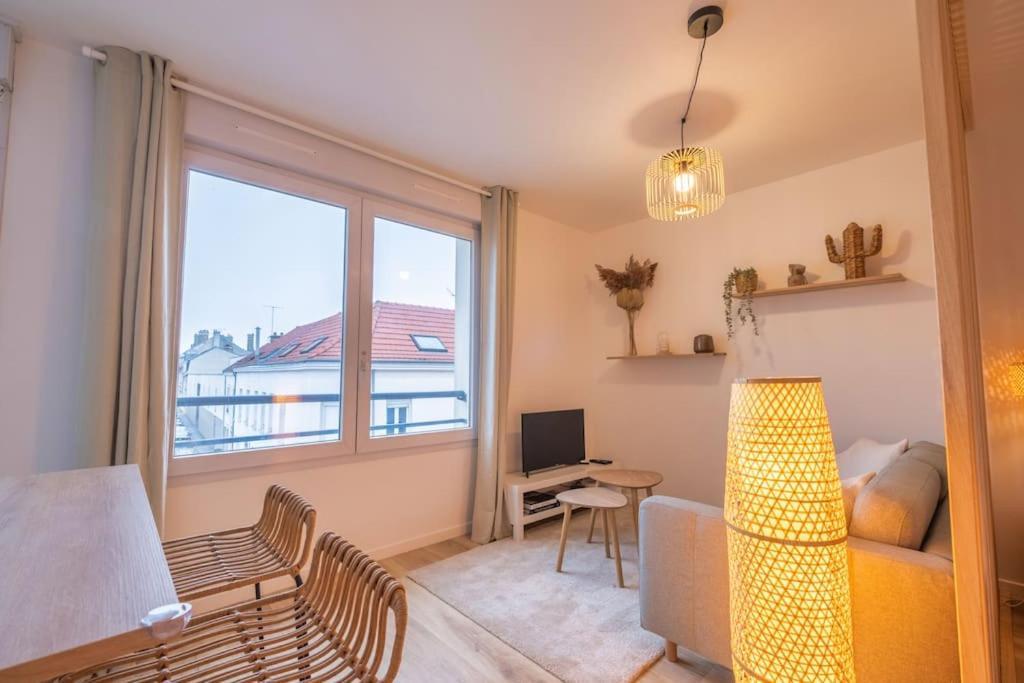 Ferienwohnung Le Jeroboam Reims Exterior foto