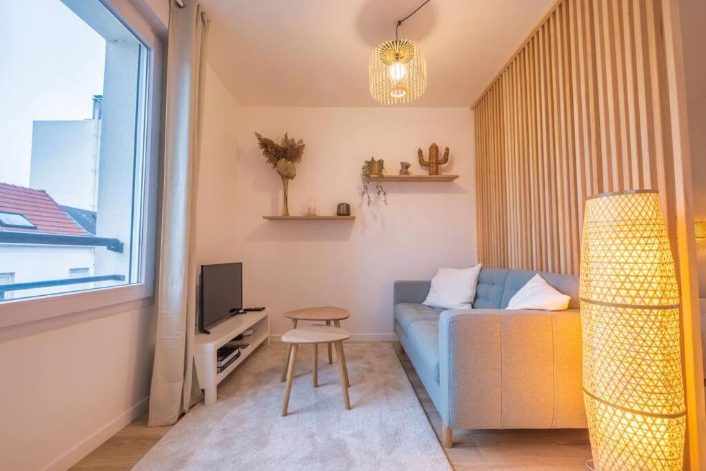 Ferienwohnung Le Jeroboam Reims Exterior foto